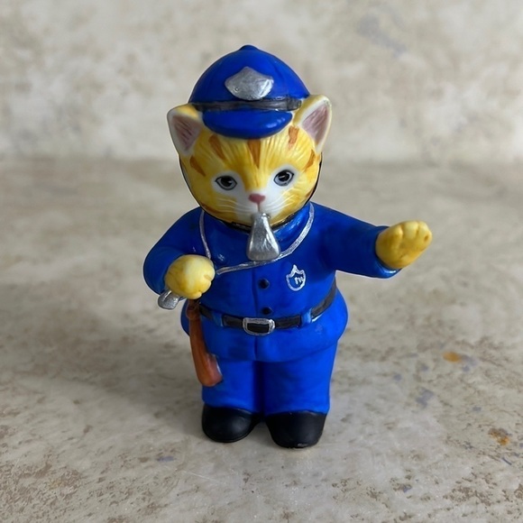 Kitty Cucumber J. B. Buster Policeman Figurine Schmid 1990 - Picture 6 of 6